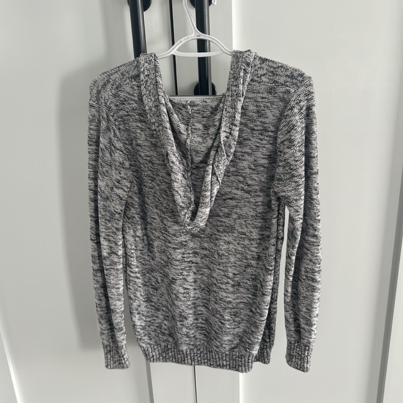 Salt and Pepper Grey Overhead Cardigan Sweater, Size Medium, in Great Condition - Picture 3 of 3